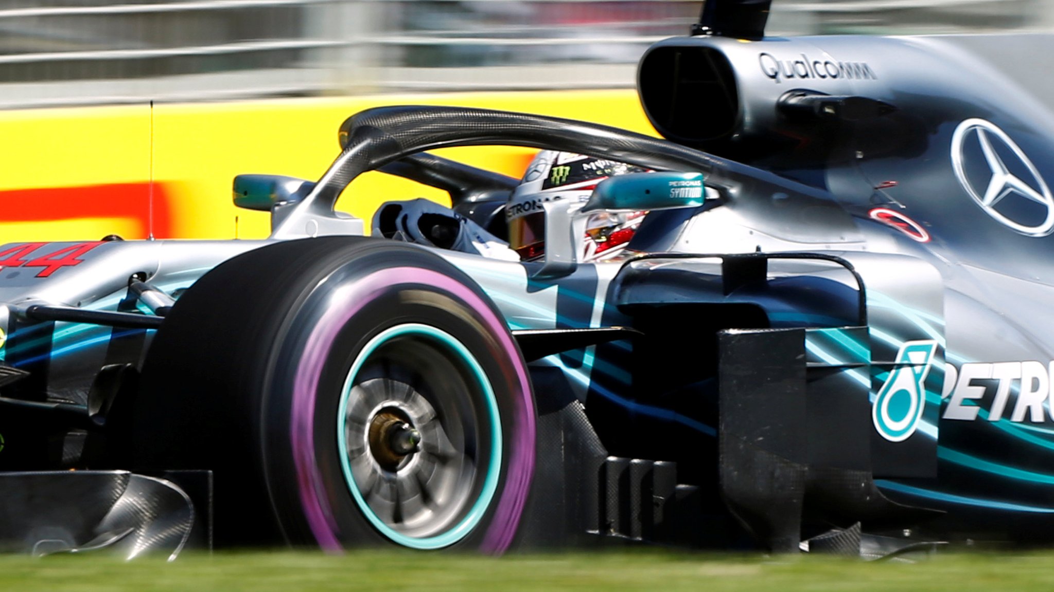 Hamilton ‘excited’ as top teams appear closely matched