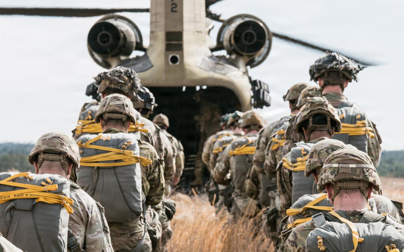 010926AIRBORNEphoto03
