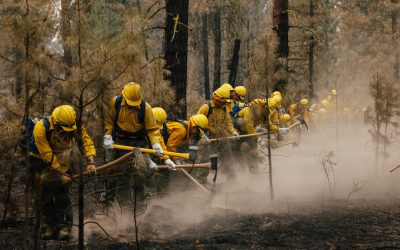 US military mobilizes to help battle western wildfires