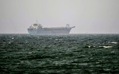 Iran seeks to bar US ships in Hormuz as deal with Oman advances
