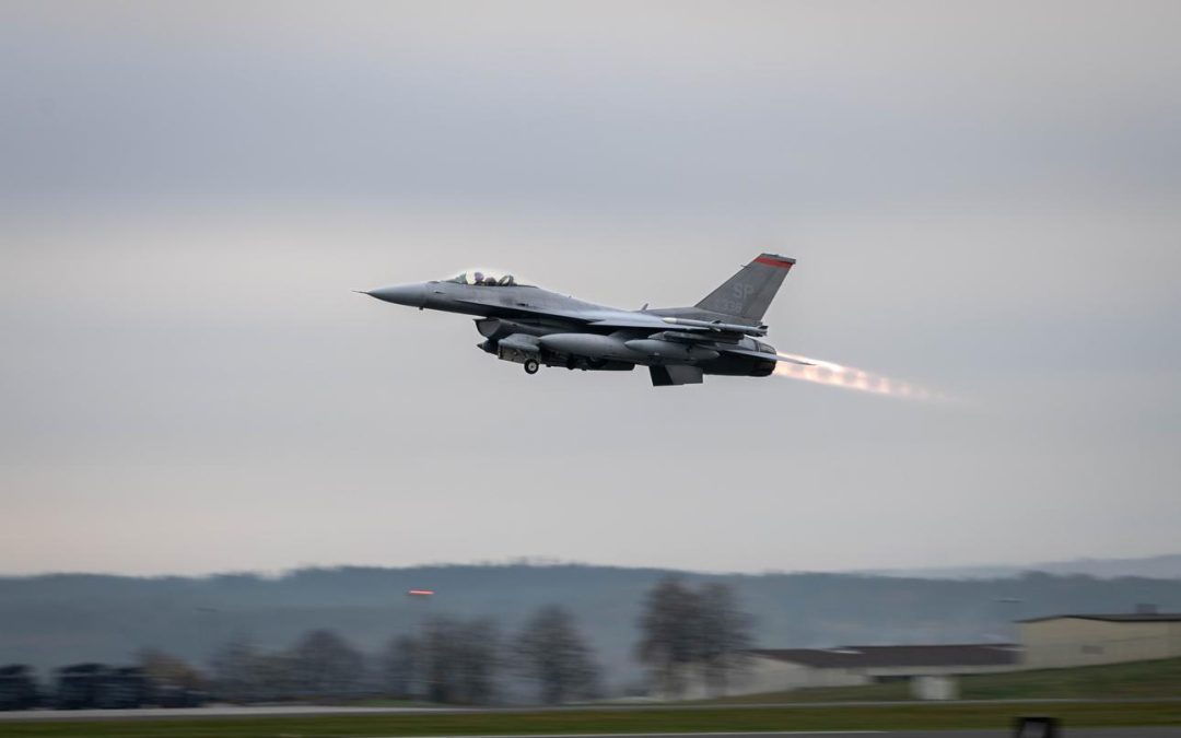 Pilot ejects in F-16 crash in Germany